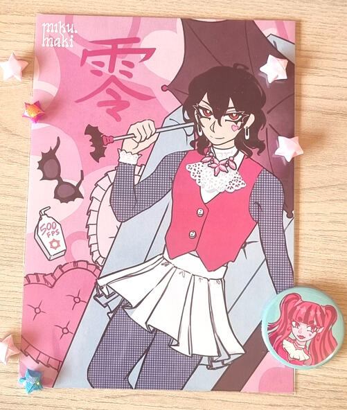 Print A5 Sakuma Rei, de Ensemble Stars e botton Draculaura.